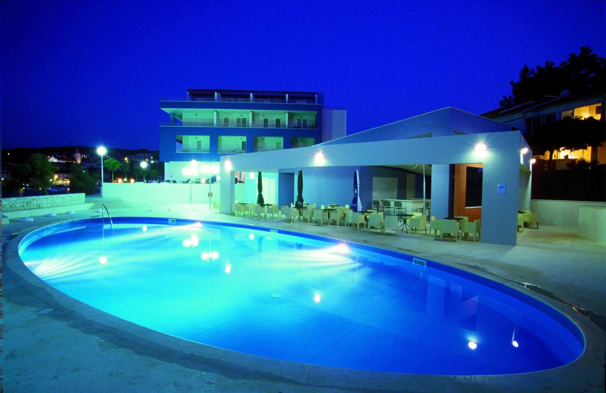 Apartmani Marija Postira Exterior foto
